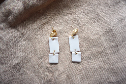 Off-white rectangular earrings
