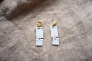 Off-white rectangular earrings