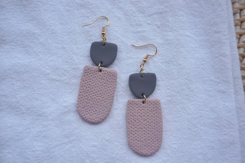 Light pink geometric earrings