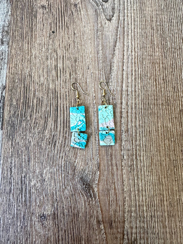 Multi-color stone textured earrings