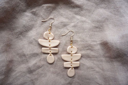 Sandy brown geometric earrings