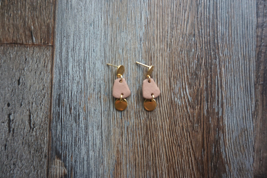 Light russet brown earrings